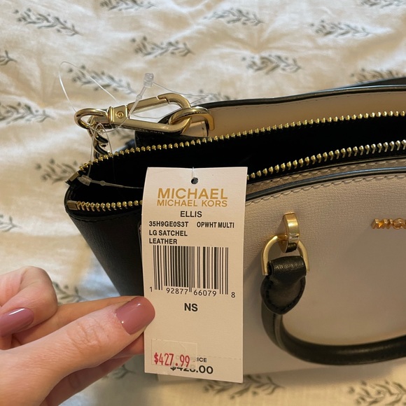 Micheal Kors purse - Picture 2 of 5